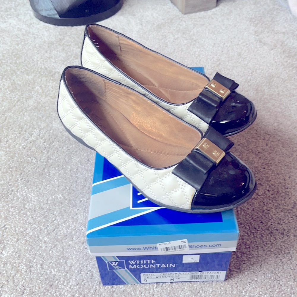 Cream and Black White Mountain Flats